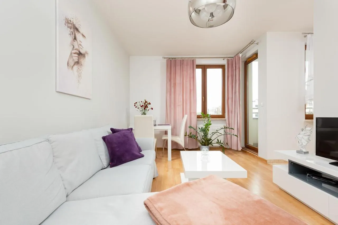 Apartament Na Woli Sowińskiego by Renters Warszawa